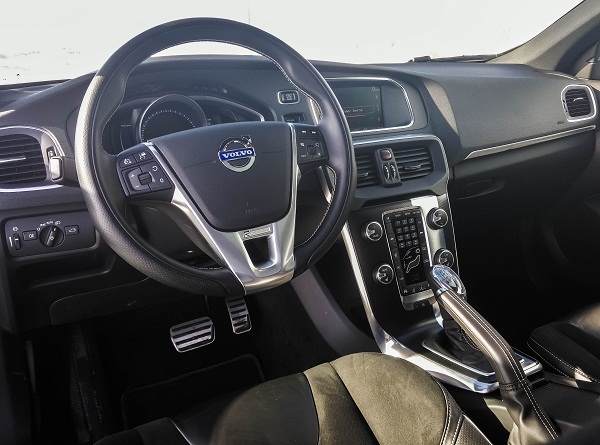 Volvo V40 T4 R-design Test_Otomobiltutkunu_Volvo V40_T4_Rdesign_Test