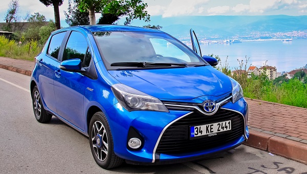 Toyota Yaris Hybrid Test Drive
