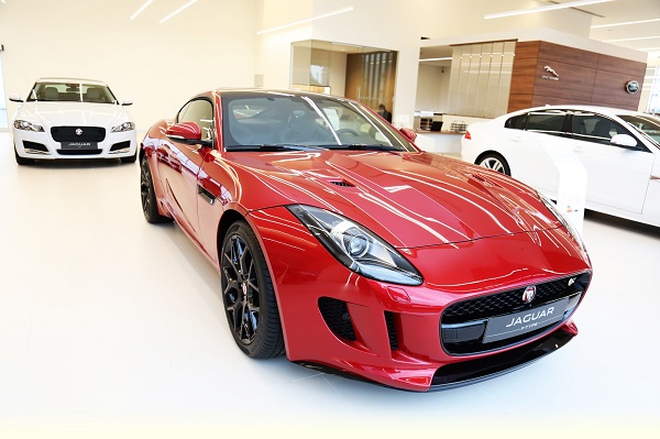 jaguar showroom_otomobiltutkunu