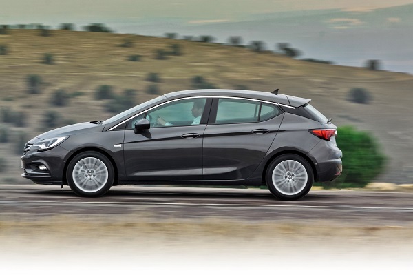 Yeni Astra HB Dynamic dizel otomatik otomobiltutkunu