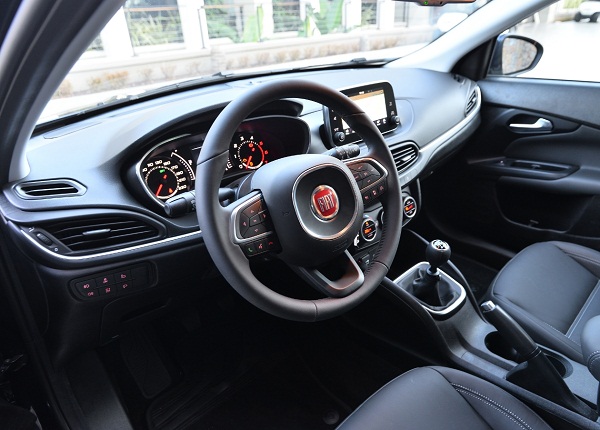 egea hb kokpit_otomobiltutkunu_bodrum_fiat egea hb test