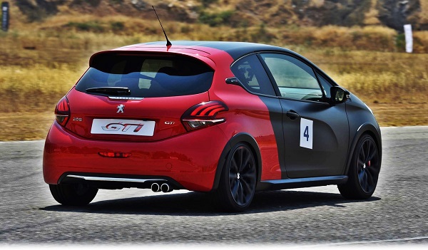 Peugeot 208 GTi Test