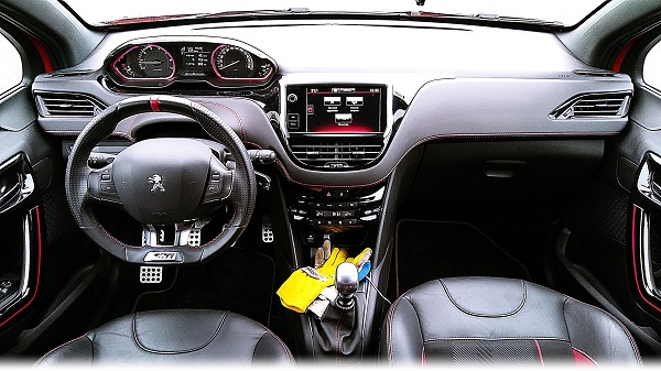 208GTi_Peugeot208GTi_PeugeotTurkiye_PeugeotSport_GTi_Otomobiltutkunu