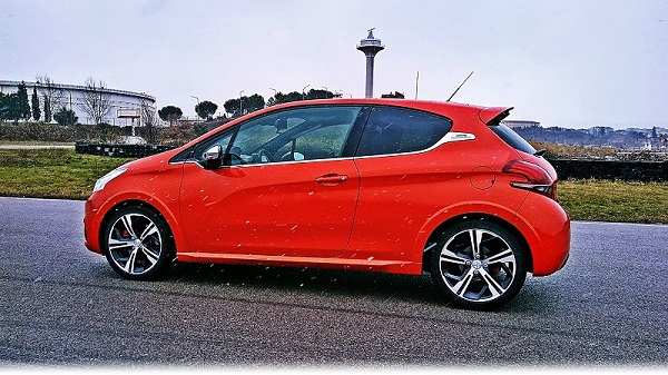 Peugeot 208 GTi Test_Otomobiltutkunu