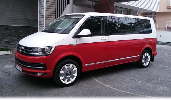Volkswagen_Caravelle_Team