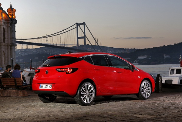 Yeni Opel Astra, İstanbul’da ilk pozunu verdi