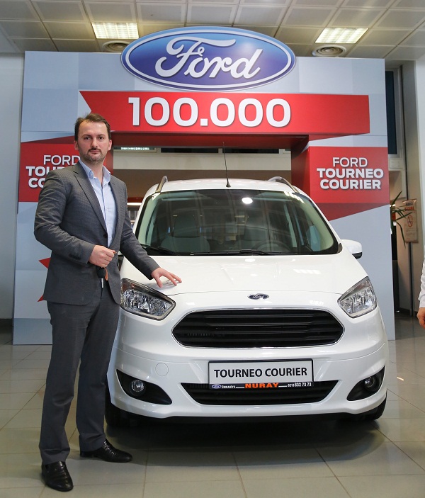 Hafif Ticarinin Lideri Ford Otosan, 100.000’inci Tourneo Courier Teslimatını Gerçekleştirdi
