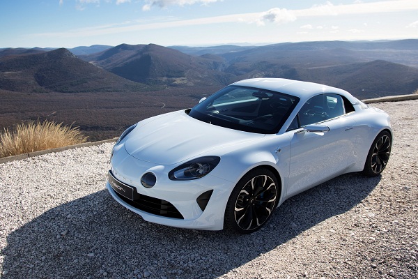 ALPINE GERİ DÖNÜYOR PREMİUM SPOR OTOMOBİL PAZARINA YEPYENİ BİR SOLUK GETİRİYOR