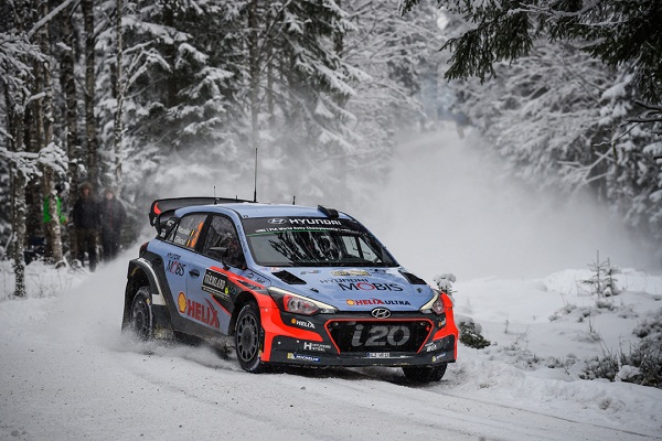 HYUNDAI i20 WRC İSVEÇ’TE DE PODYUMA ÇIKTI