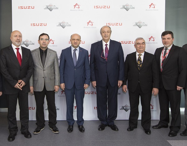 Bilim Sanayi ve Teknoloji Bakanı Fikri Işık Anadolu Isuzu Ar-Ge Merkezini Ziyaret Etti