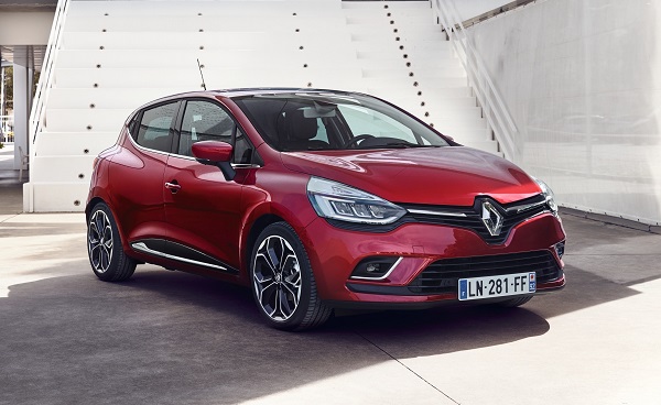 Yenilenen Clio Günyüzüne Çıkıyor