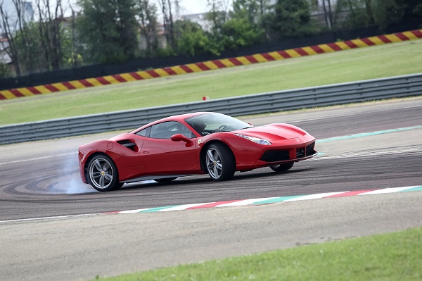 Ferrari, Uluslararası Yılın Motoru Ödüllerinde Rekora İmza Attı!