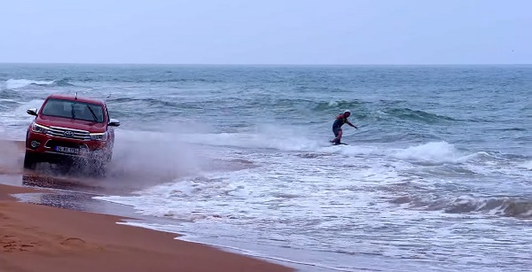 Hilux ile Karadeniz’de Nefes Kesen Wakeboard Gösterisi