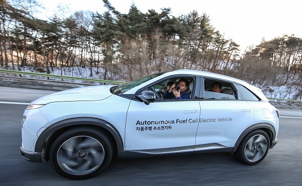 Hyundai NEXO, Kendi Kendine 190 km Yol Yaparak Dünyada Bir İlke İmza Attı