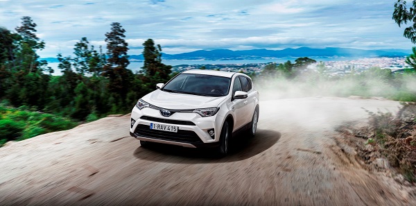 DÜNYANIN EN ÇOK SATILAN SUV’U TOYOTA RAV4