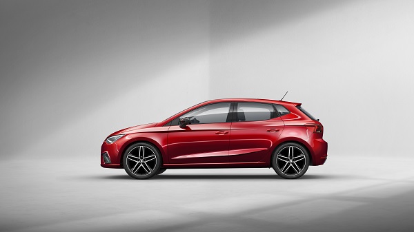 SEAT Ibiza, FR ve Xcellence Donanımlarıyla Yollarda
