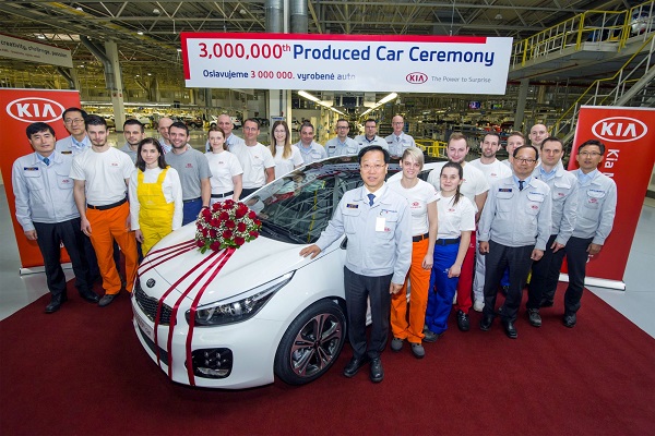 KIA MOTORS AVRUPA’DAKİ ÜÇ MİLYONUNCU ARACINI ÜRETTİ!!!