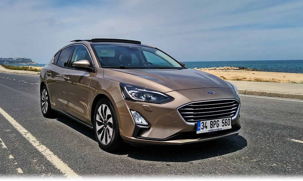 Ford Focus Sedan Test 2019