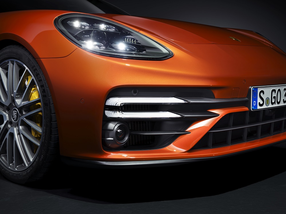 Porsche Panamera yenilendi