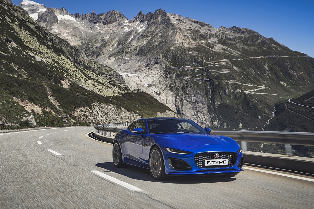 Jaguar’ın Süper Spor Otomobili  Jaguar F-TYPE Yenilendi