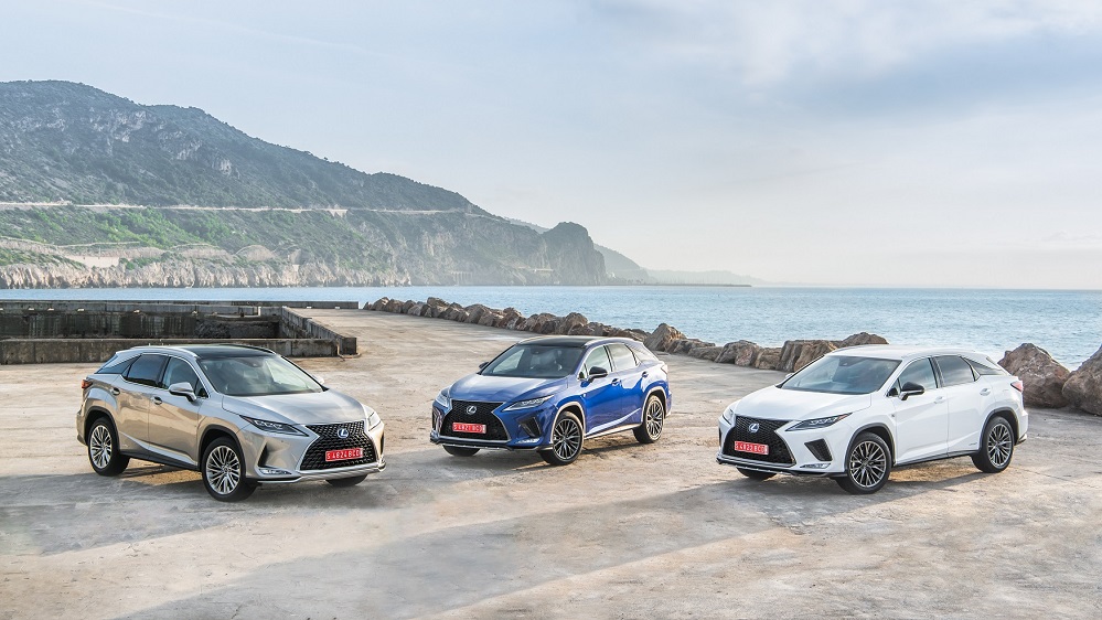 Lexus RX “En İyi Premium Hibrit”