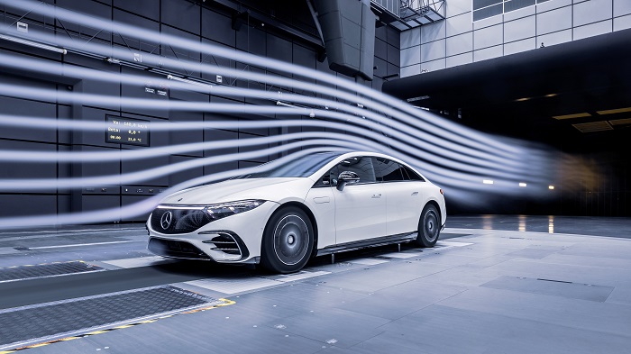 Mercedes-EQ markasının lüks sınıftaki ilk elektrikli otomobili EQS tanıtıldı