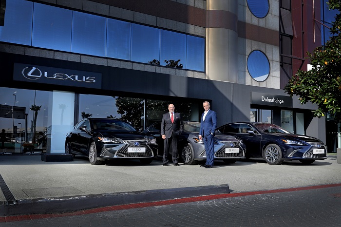 Lexus “Avec Rent a Car”