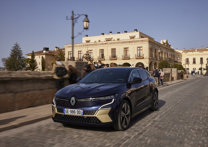 Yeni Megane E-Tech %100 Elektrikli, 2022 test protokolü ile EuroNCAP’ten 5 yıldız aldı