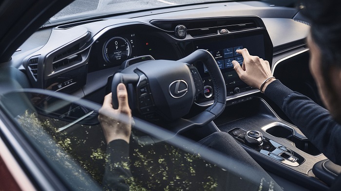Lexus’un Tamamen Yeni Elektriklisi RZ 20 Nisan’da Tanıtılacak