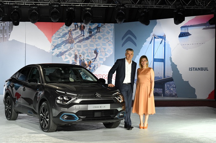Citroen, yeni modeli C4 X ve e-C4 X’in dünya prömiyerlerini İstanbul’da gerçekleştirdi