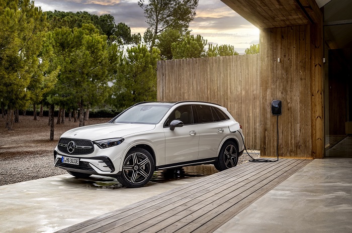 Mercedes-Benz SUV ailesinin en dinamik üyesi Yeni Mercedes-Benz GLC, dijital dünya lansmanıyla tanıtıldı