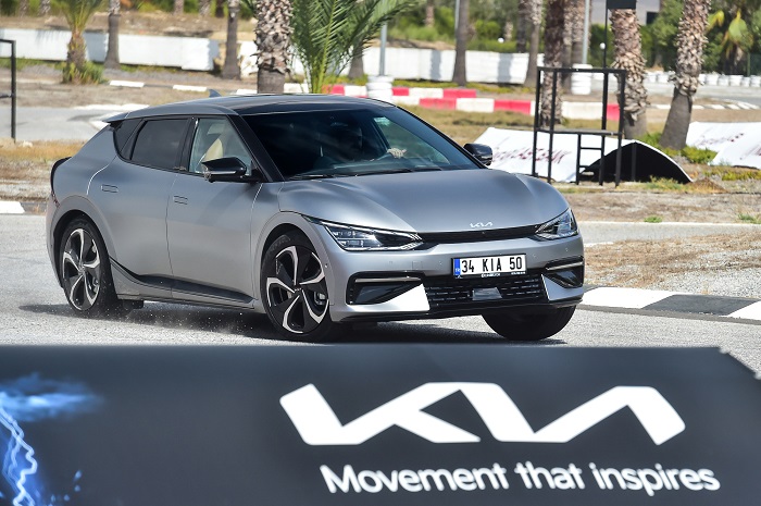 Kia, elektrifikasyon vizyonunu paylaştığı Yeni Kia EV 6 ve Yeni Kia Niro’nun tanıtıldığı bir etkinlik gerçekleştirdi.