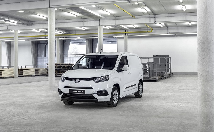 Toyota “Hafif Ticari Araçlarda”  Rekor Kırmaya Devam Ediyor