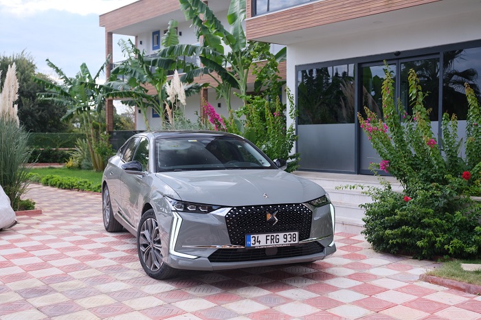 Yeni DS 4 Türkiye’de!