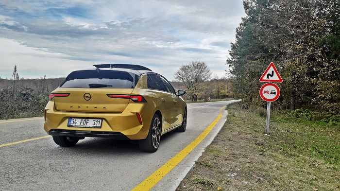 Yeni Opel Astra Test