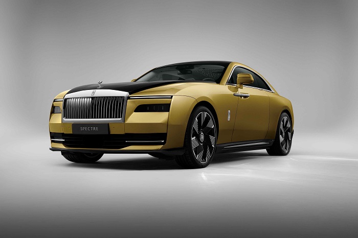 ROLLS-ROYCE SPECTRE TANITILDI: MARKA’NIN İLK TAM ELEKTRİKLİ OTOMOBİLİ