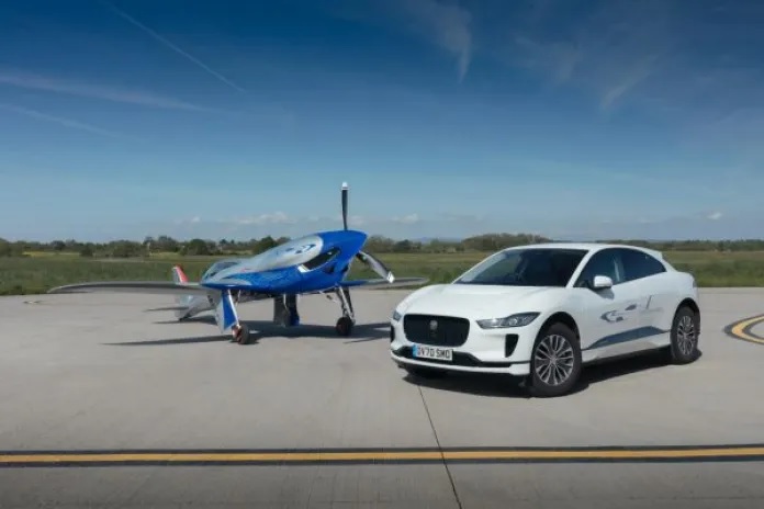 ROLLS-ROYCE, TAMAMEN ELEKTRİKLİ UÇUŞ HIZ REKORU GİRİŞİMİ İÇİN JAGUAR LAND ROVER’DAN TAMAMEN ELEKTRİKLİ YER DESTEĞİ ALIYOR