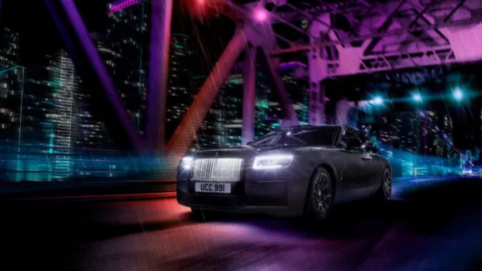 ROLLS-ROYCE  BLACK BADGE  GHOST OTOMOBİLİNİ TANITTI