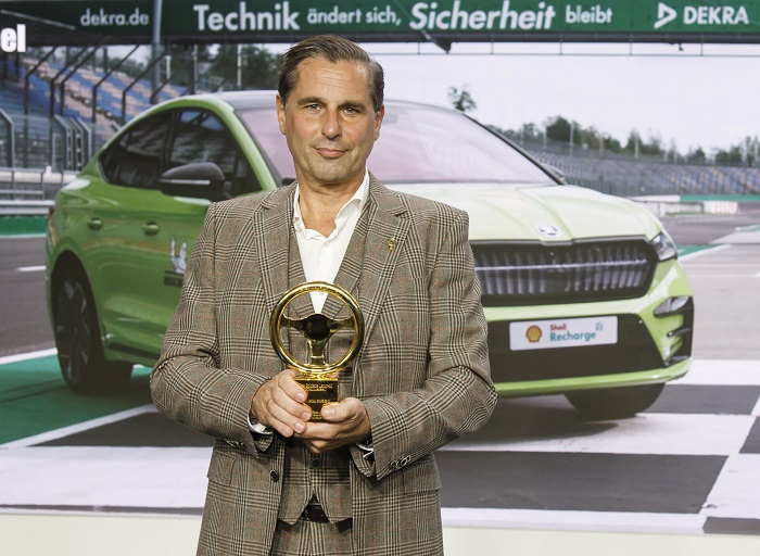 SKODA’nın Sportif Elektriklisi ENYAQ COUPE RS iV Altın Direksiyon’u Aldı