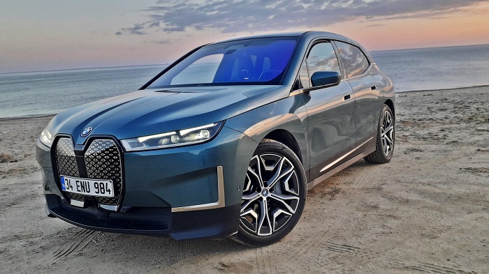 BMW iX xDrive40 Deneme Sürüşü