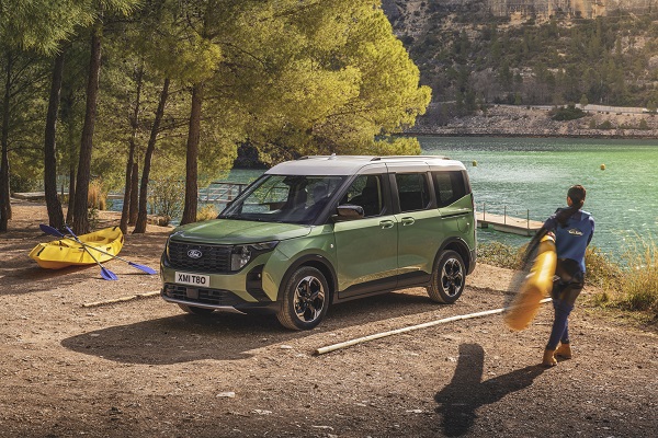 Ford E-Tourneo Courier’i Tanıttı
