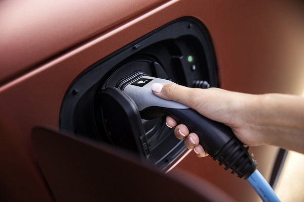 Jaguar Land Rover Elektrikli Modern Lüks Araçlara Büyük Yatırım