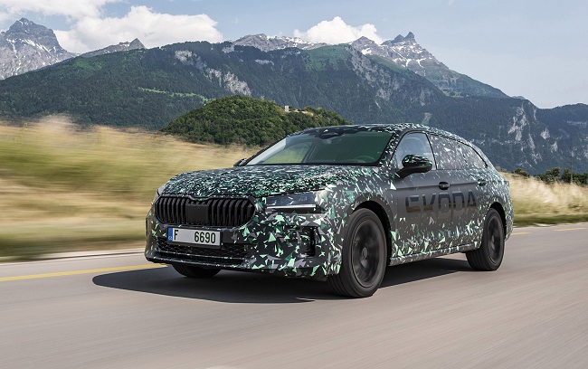 Yeni Nesil Skoda Superb Kasım Ayında Tanıtılacak