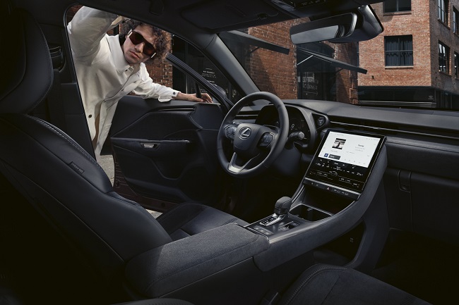 Lexus’un Yeni B SUV’u LBX için Türkiye’de Ön Talepler Toplanmaya Başladı