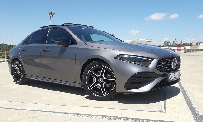 Mercedes Benz A200 Sedan AMG Test