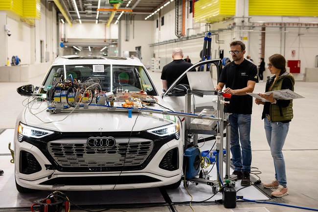 Audi’den Pasif Güvenlik Yatırımı: Araç Güvenlik Merkezi