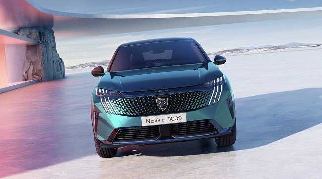 Yeni PEUGEOT E-3008’in İlk Resmi Görselleri Yayınladı