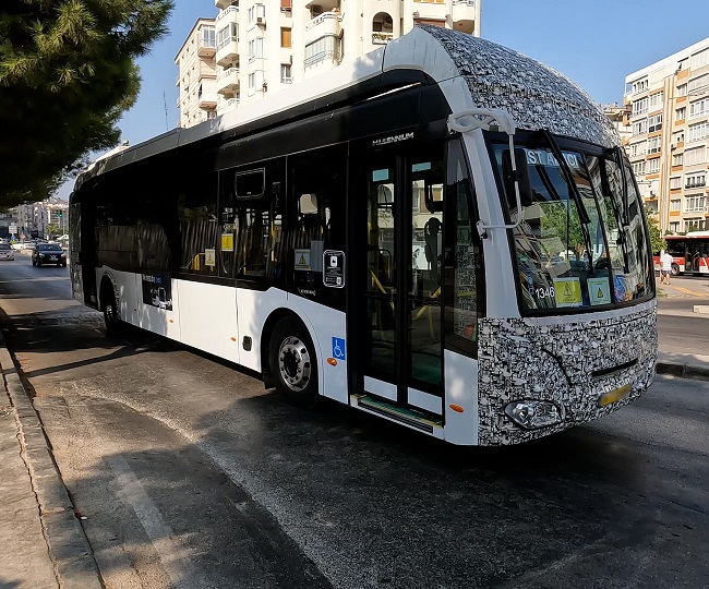 Elektrikli Mercedes-Benz eO500U İzmir Yollarında Test Edildi