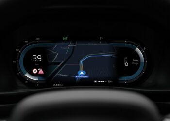 Volvo Cars’ın yeni bağlantılı güvenlik teknolojisi, sürücüleri ilerideki kazalara karşı uyarabiliyor