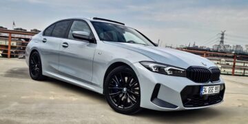 BMW 320i Sedan Test